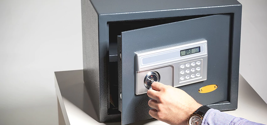 Jewelry Safe Unlocking Service in Woodstock, Illinois