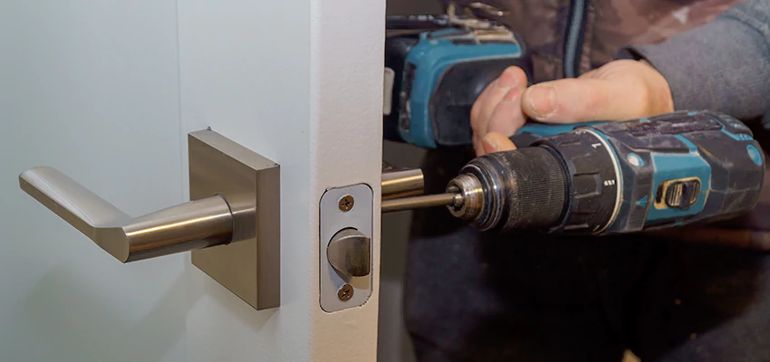 Broken Door Handle Lock Repair in Woodstock, Illinois