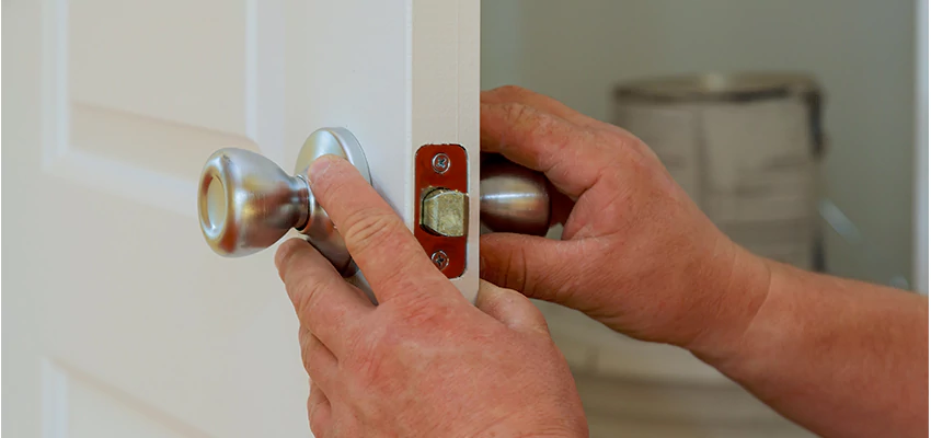 AAA Locksmiths For lock Replacement in Woodstock, Illinois